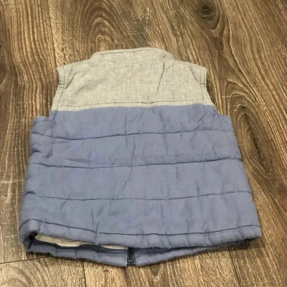 Boys Carter’s Jacket Vest Size 24m Cozy White and Black Fleece